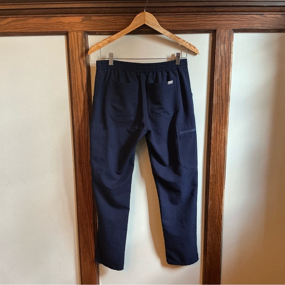 Figs Women's Yola Skinny Scrub Pants in Navy (small petite). 2 Pairs Available - Picture 3 of 5